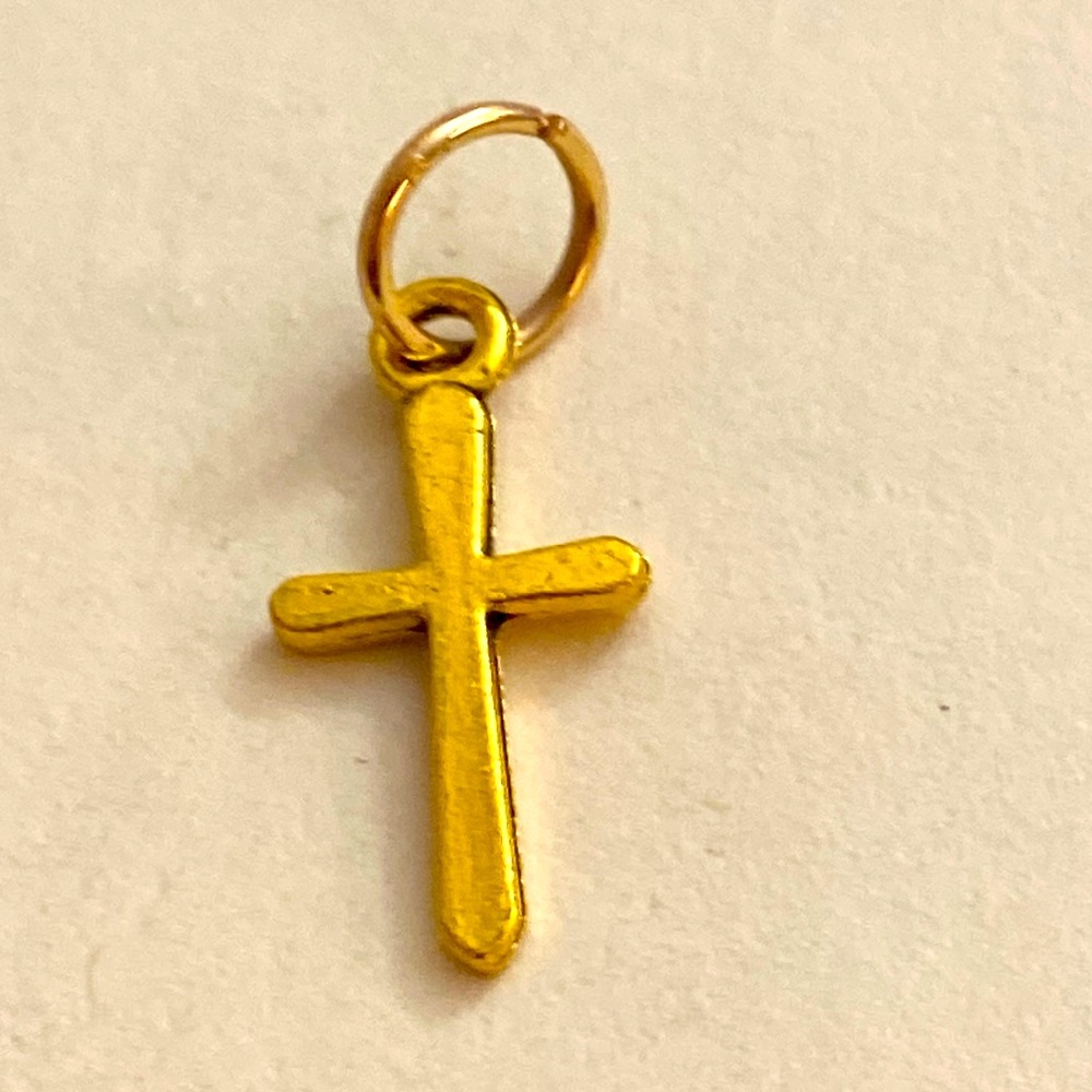 5/$10❤️❤️❤️NEW BRASS CROSS CHARM PENDANT